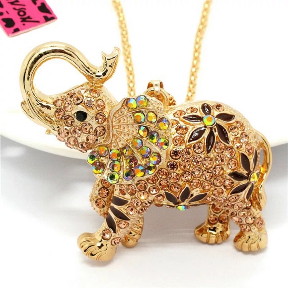 Jewelry - NEW elephant crystal rhinestone goldy necklace